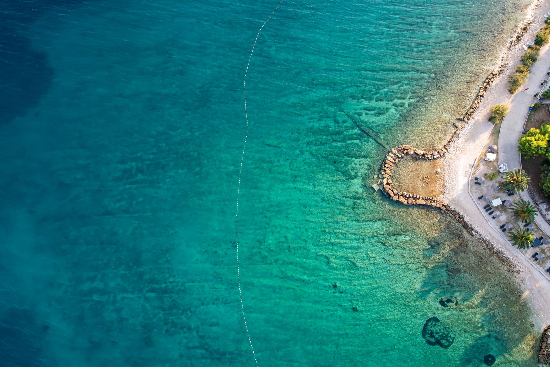 Plage et lagon turquoise des Antilles
